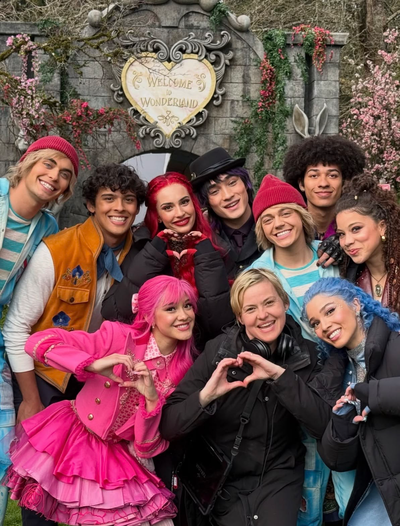    Welcome to Wonderland | Descendants RP