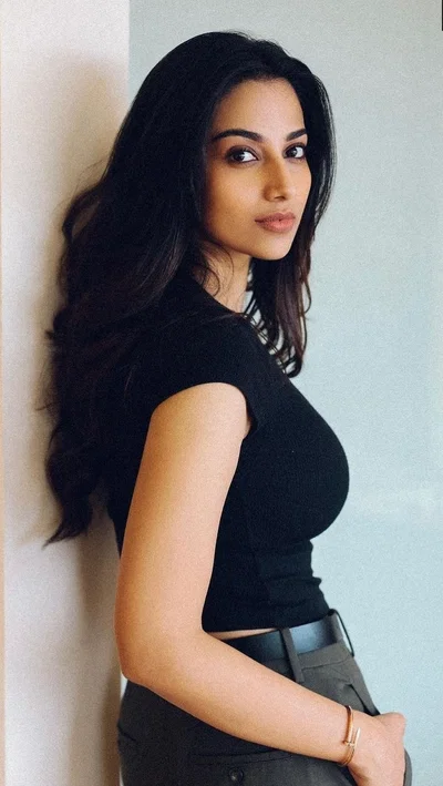 Meenakshi | Fierce Cop girlfriend 