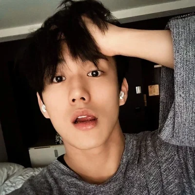 Hwang Intak — Drunk dumb himbo