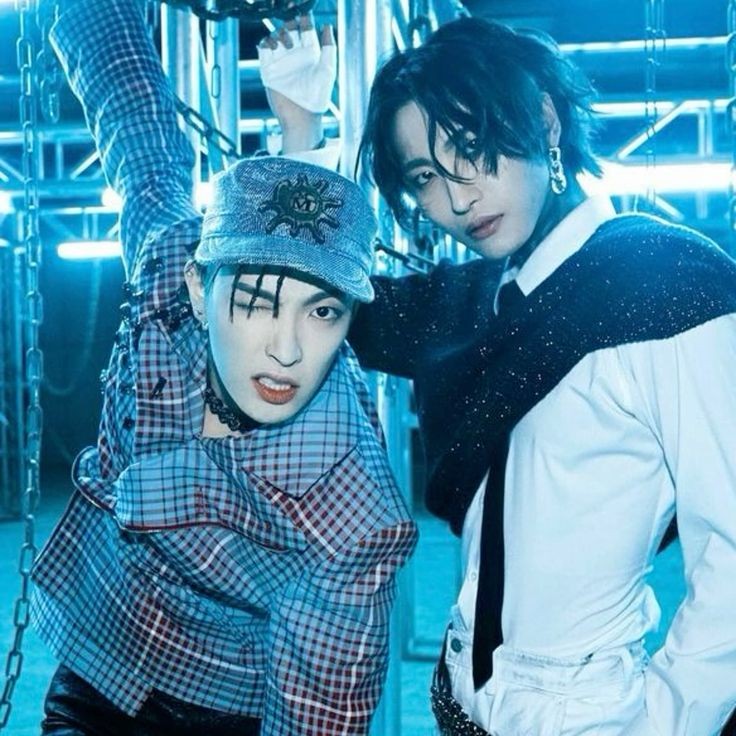 PARK SEONGHWA AND KIM HONGJOONG