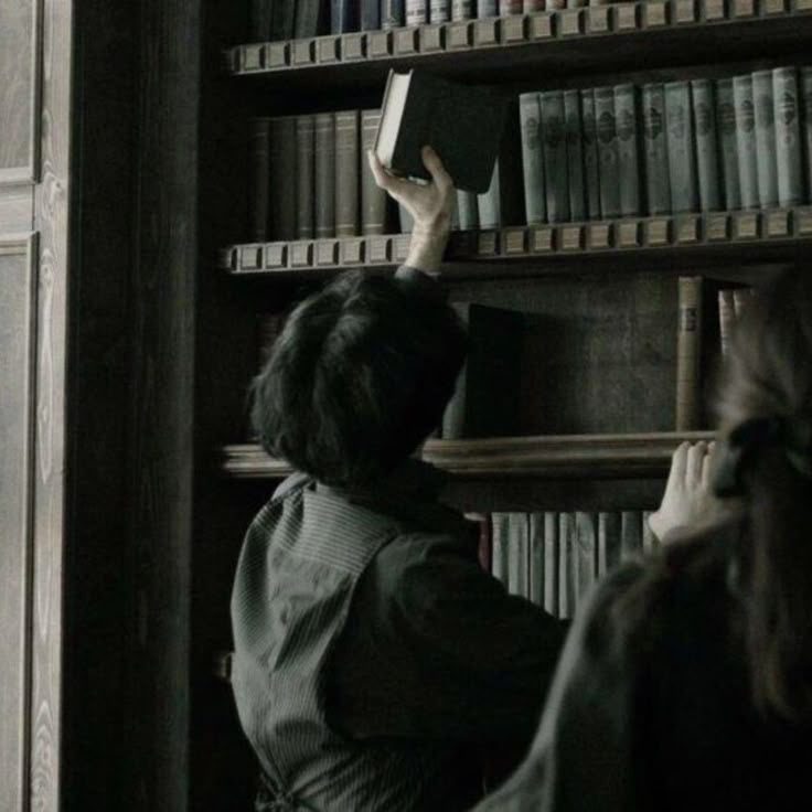 Regulus black