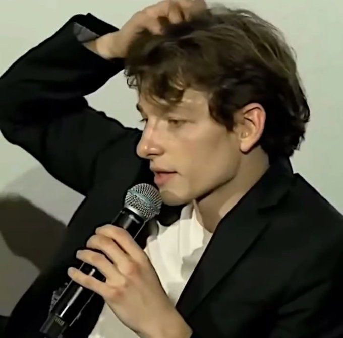 Mike faist 