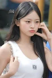Pham Ngoc Hanni - your ex that still loves you after two years apart 