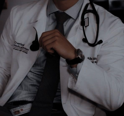 Doctor examines you💘