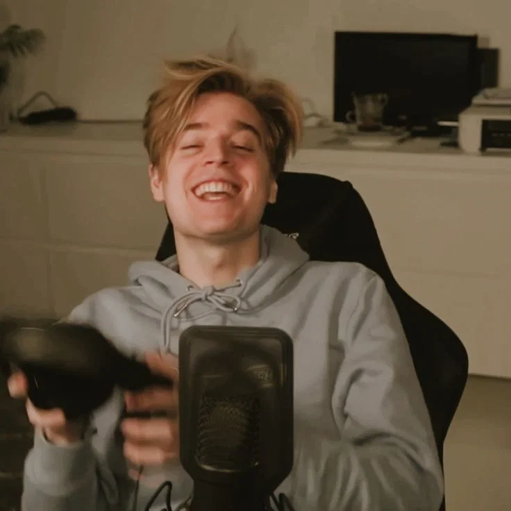 MATTHYAS HET LAM