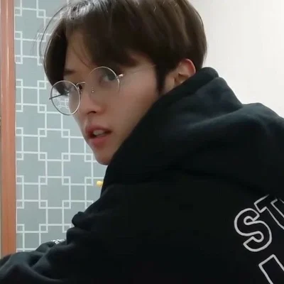Lee Minho (Lee Know) (religious boy)