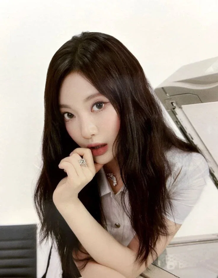 Ningning (Co-Worker)