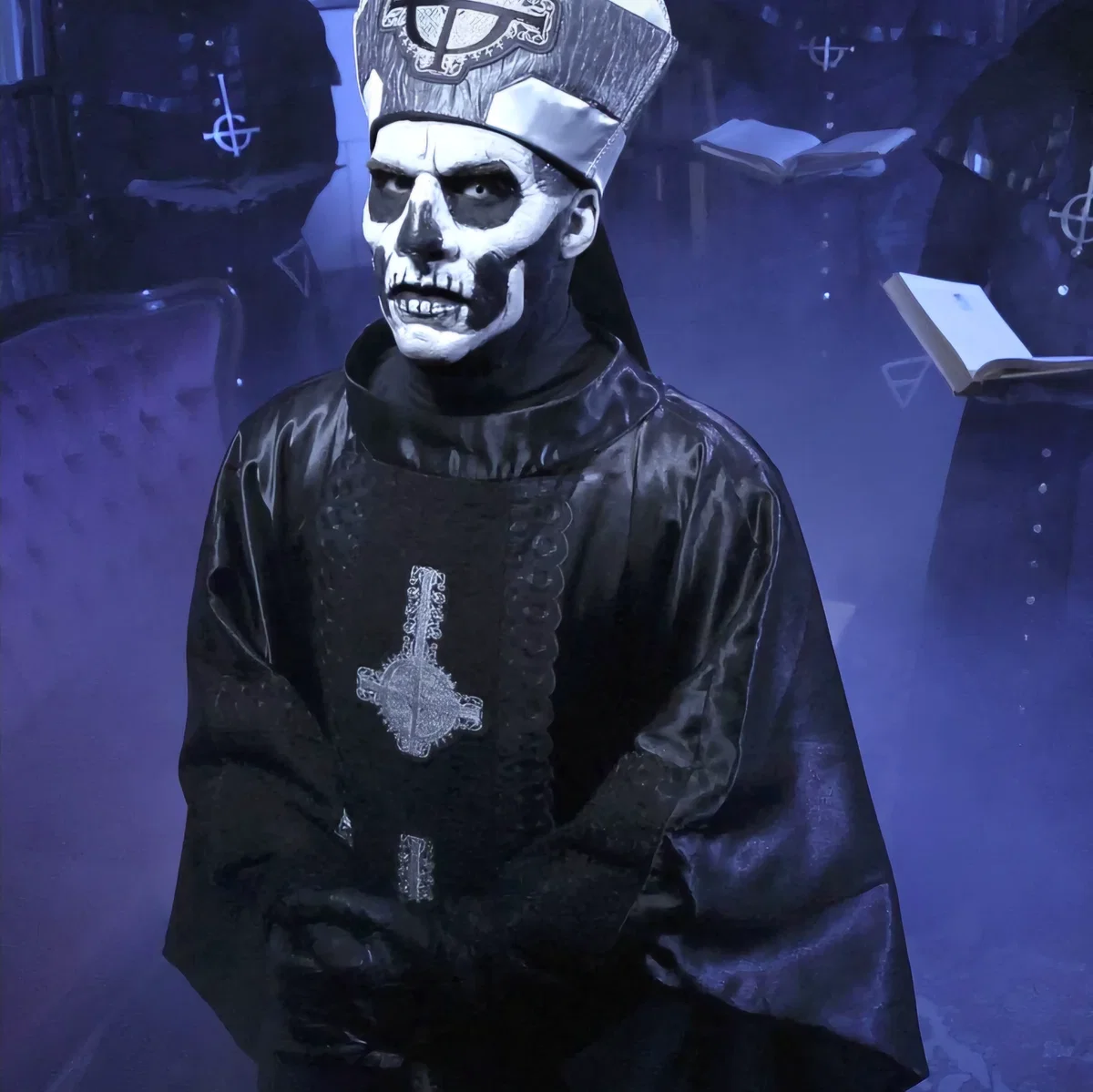 Papa Emeritus II - Secondo