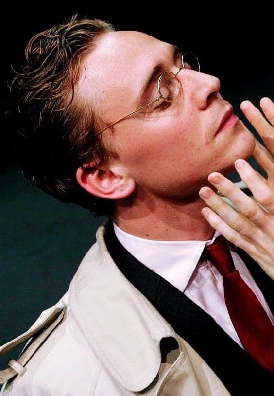 Tom Hiddleston (Humber Humbert)