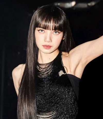 Lalisa Manoban | Dark Canvas