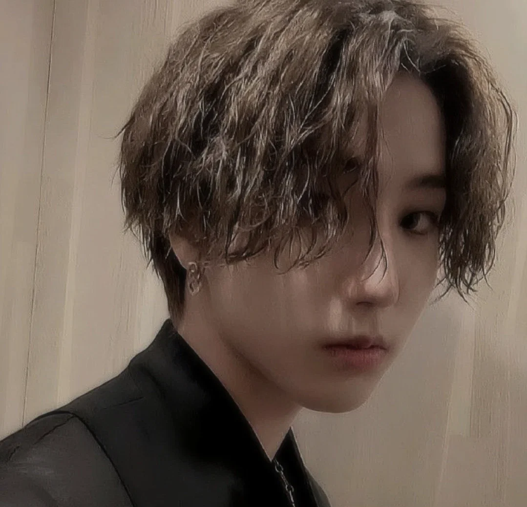 Han Jisung || Famous Piercer 