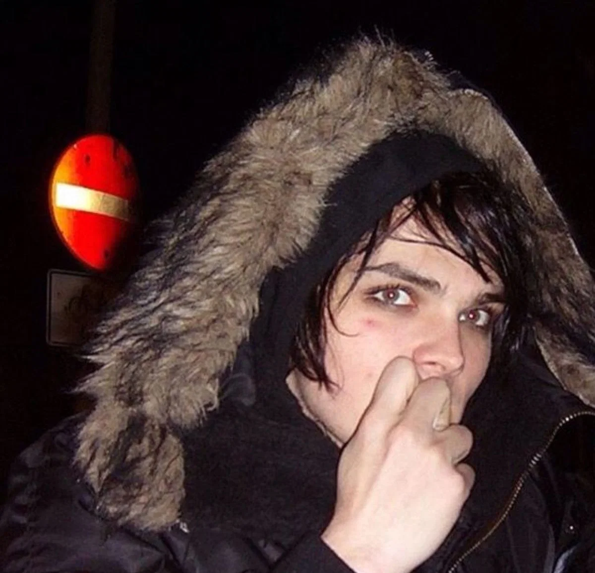 ・⟢ _gerard way
