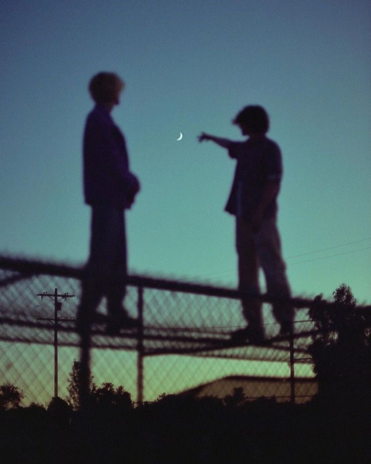 <|Dual-life duo|>
