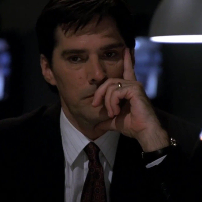 Aaron Hotchner:🎱