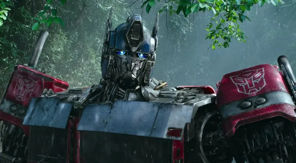 Optimus Prime || He comforts you