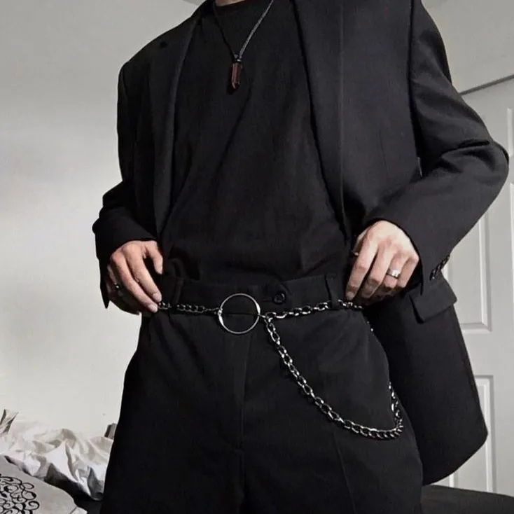 your vampire boyfriend Damian