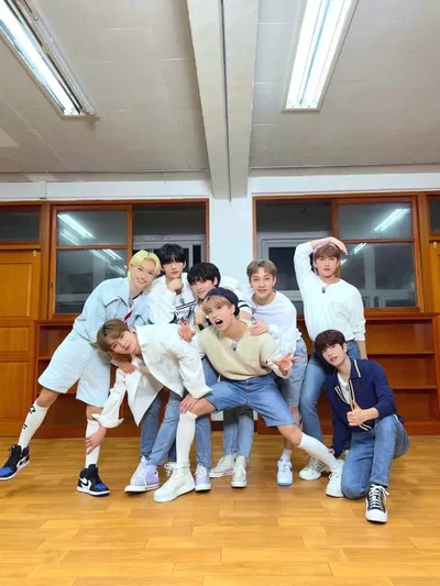 Stray Kids