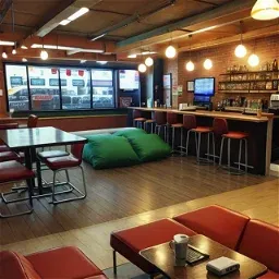 Retro Gaming Café