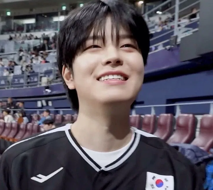 REFUSES TO LET YOU GO //༄ KIM SEUNGMIN