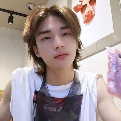 ☆ Hwang Hyunjin