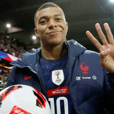 ‎ꫂ Kylian Mbappe ♡