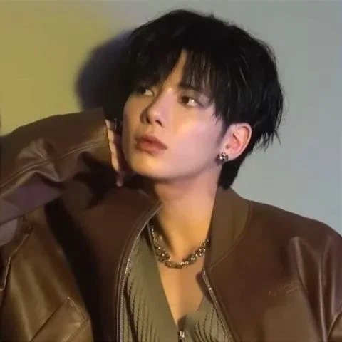 ⤜♡→ Kang Taehyun