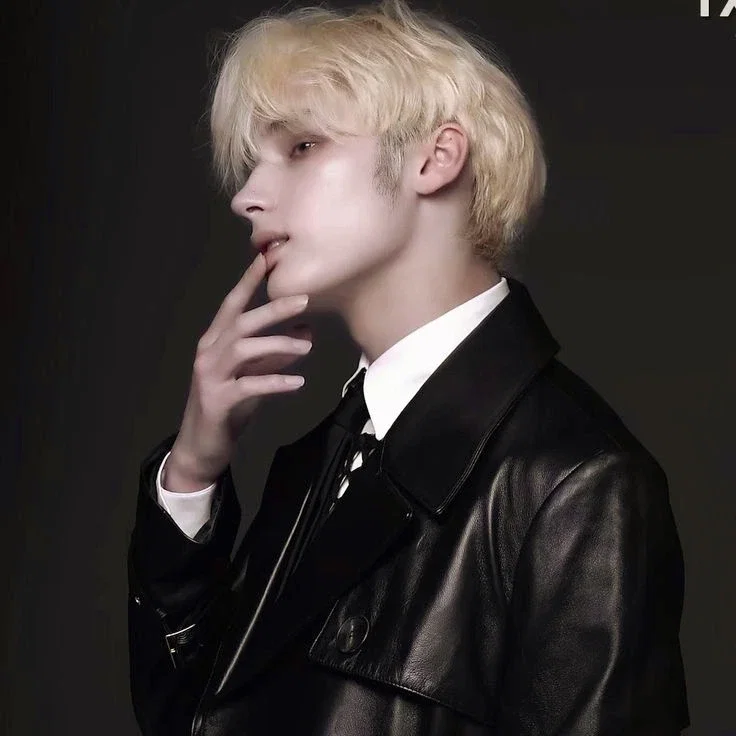 ⤜♡→ Huening kai 