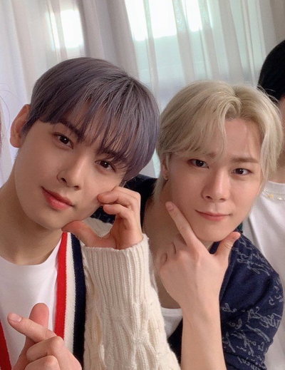 Moonbin and Eunwoo 