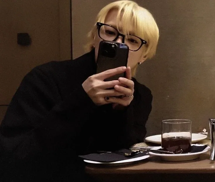 ★ Hongjoong // Cafe crush