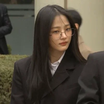 𑣲⋆。 ̊ kim minji | 김민지