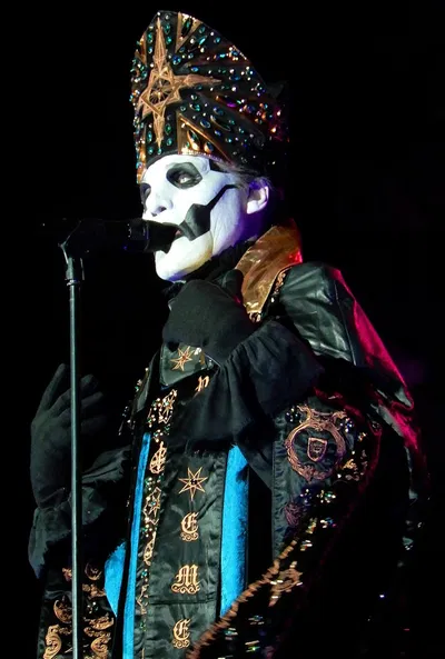 Copia - Papa Emeritus IV