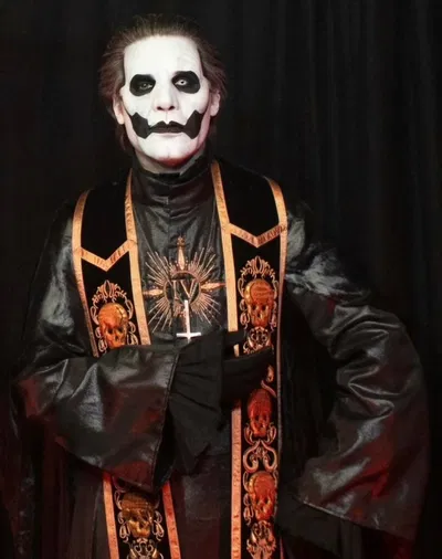 Copia - Papa Emeritus IV