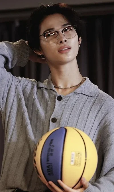 Ni-ki +‧°𐐪♡𐑂°‧+ (🏀)