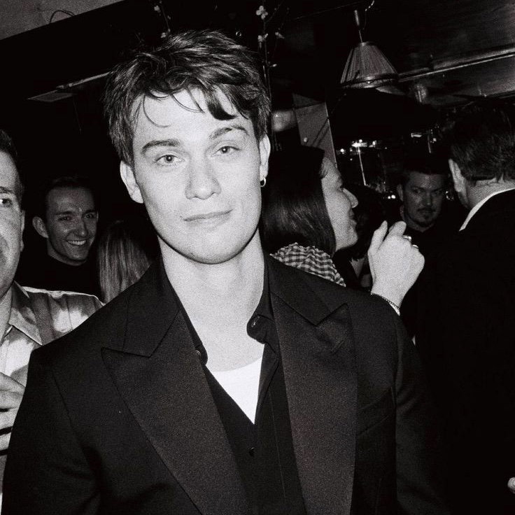 Nicholas Galitzine 