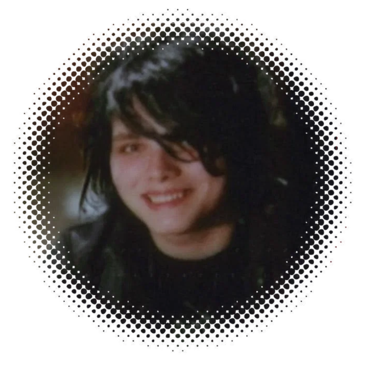 𓏏𓏏 Gerard Way . . .