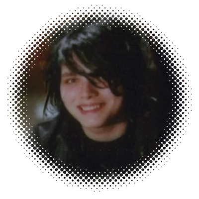 𓏏𓏏 Gerard Way . . .