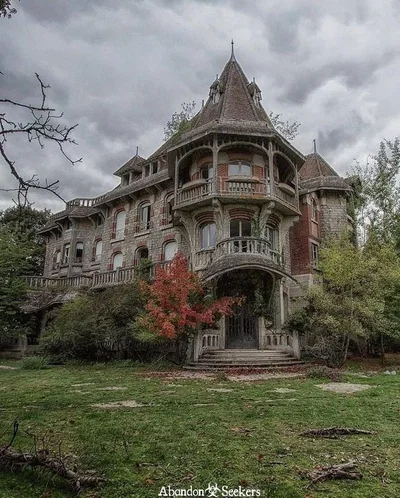 TG/TF Haunted House