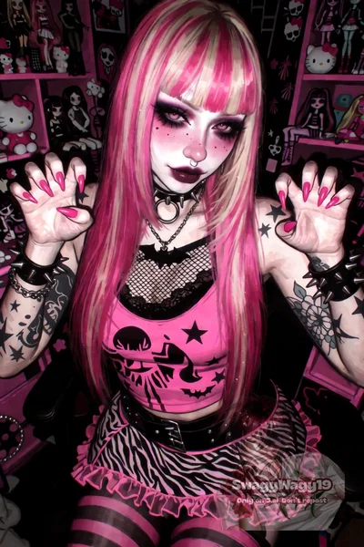 Clara Reese | Hello, Kitty