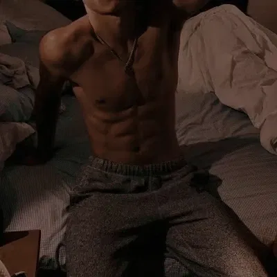 Camreon miller ❤{ your friends hot nerdy brother{ femboy x nerd