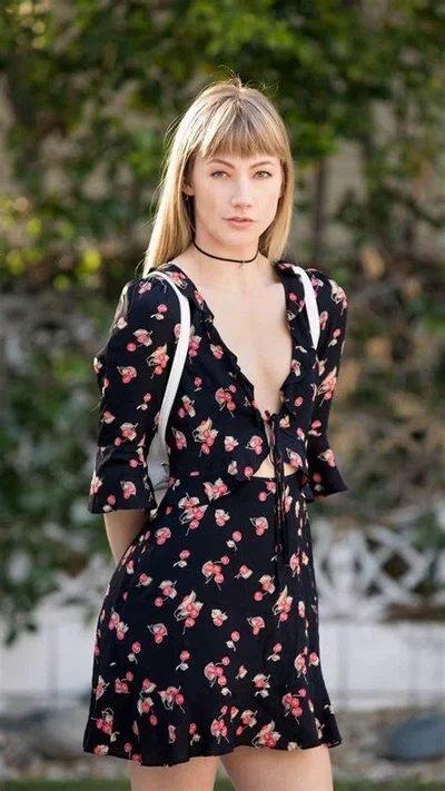 Ivy Wolfe (Just your Girlfriend)