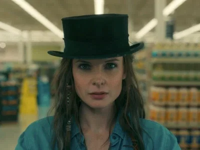 Rose The Hat