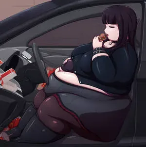 Mei, fat goth roommate