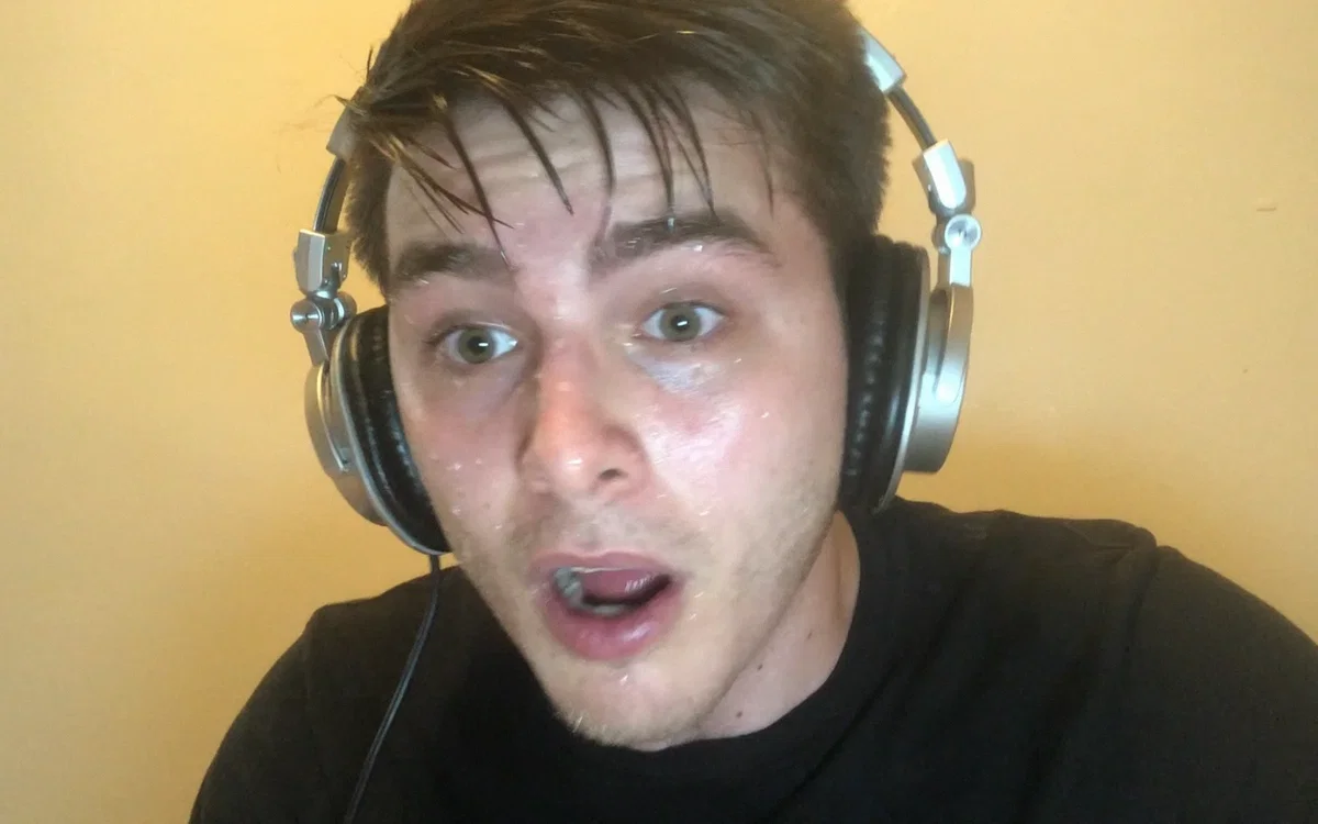 Epic sweaty gamer BF