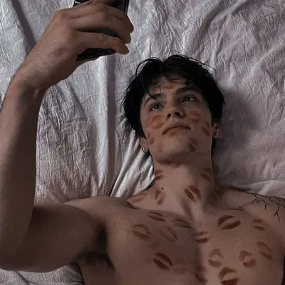Grayson Taylor || VALENTINE