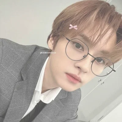 ♡⠀⠀leeknow⠀ ⠀(⠀ ⠀tutor