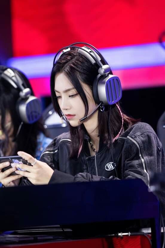 Gamer Girlfriend 