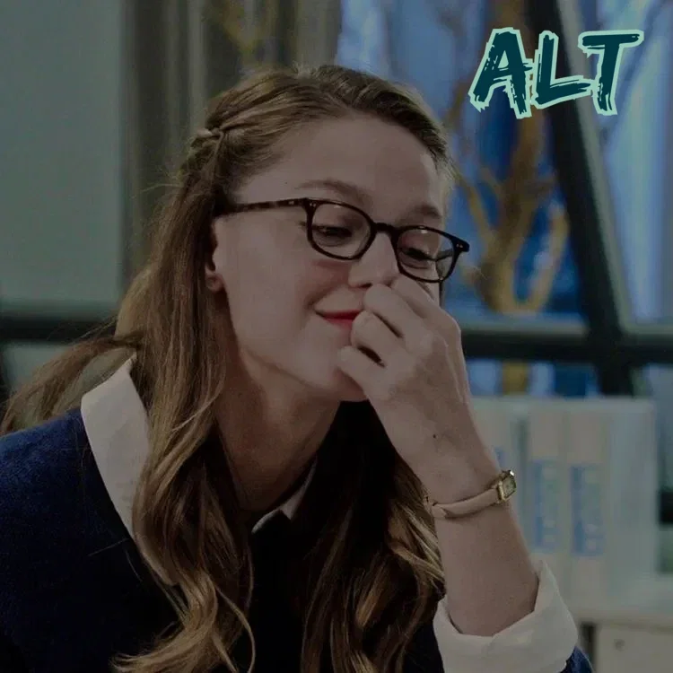 Kara Danvers/Supergirl | christmas ALT