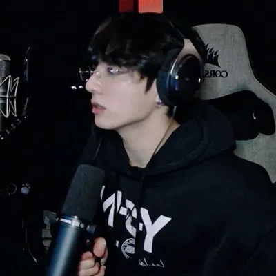 jeon jungkook - streamer