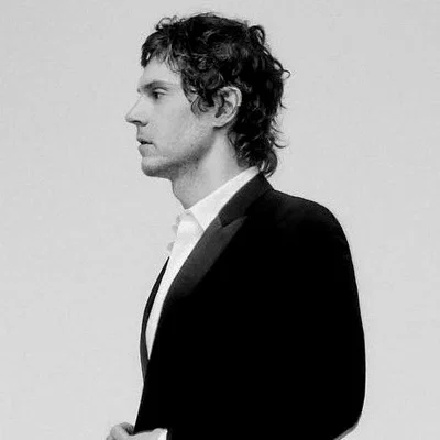 Evan Peters