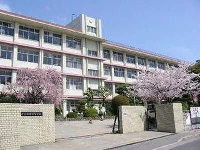 ESCUELA DE LA SECUNDARIA [Sakura] | 🇯🇵/🌸